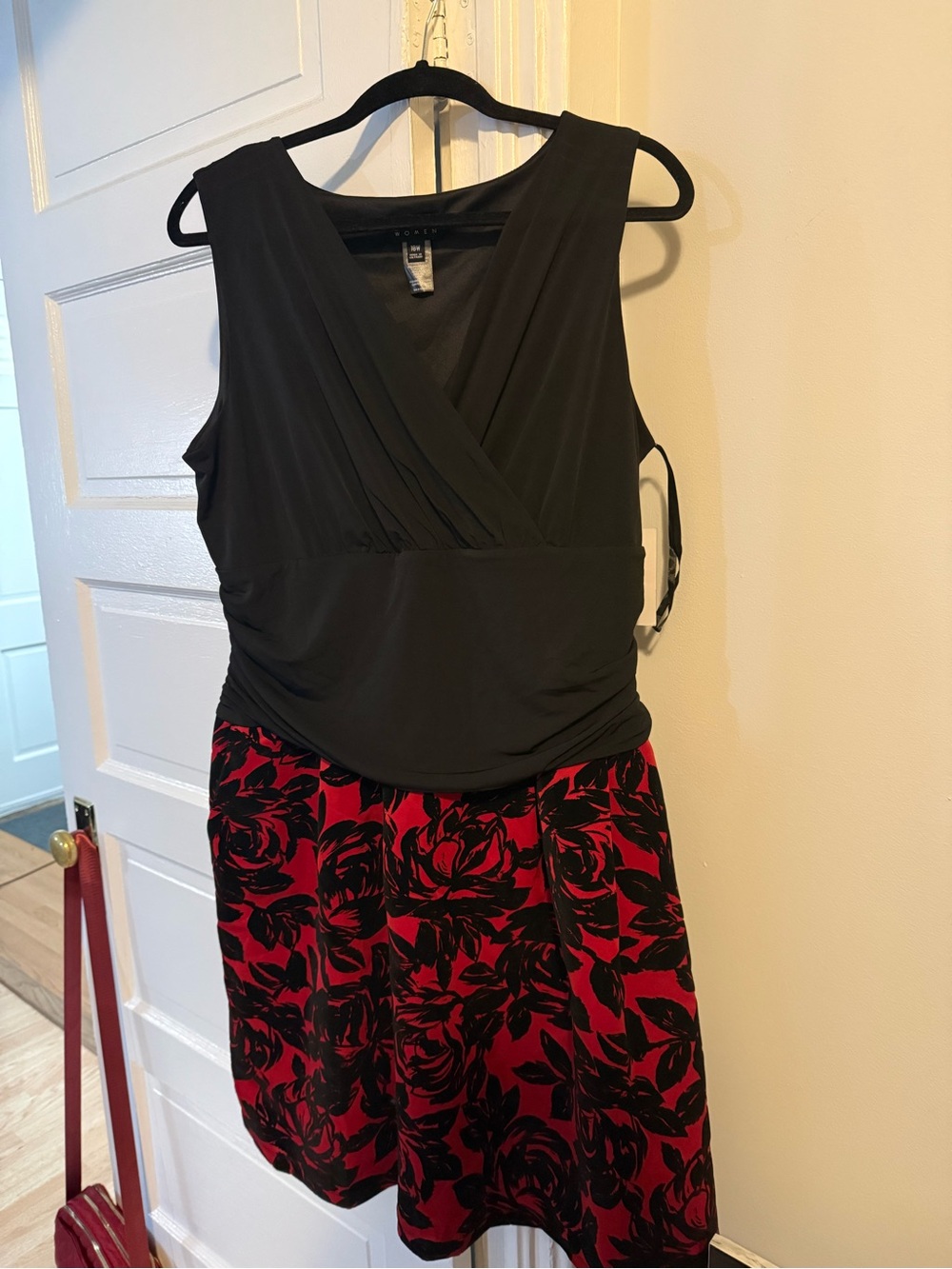 Black and Red Floral Sleeveless Wrap-Style Dress